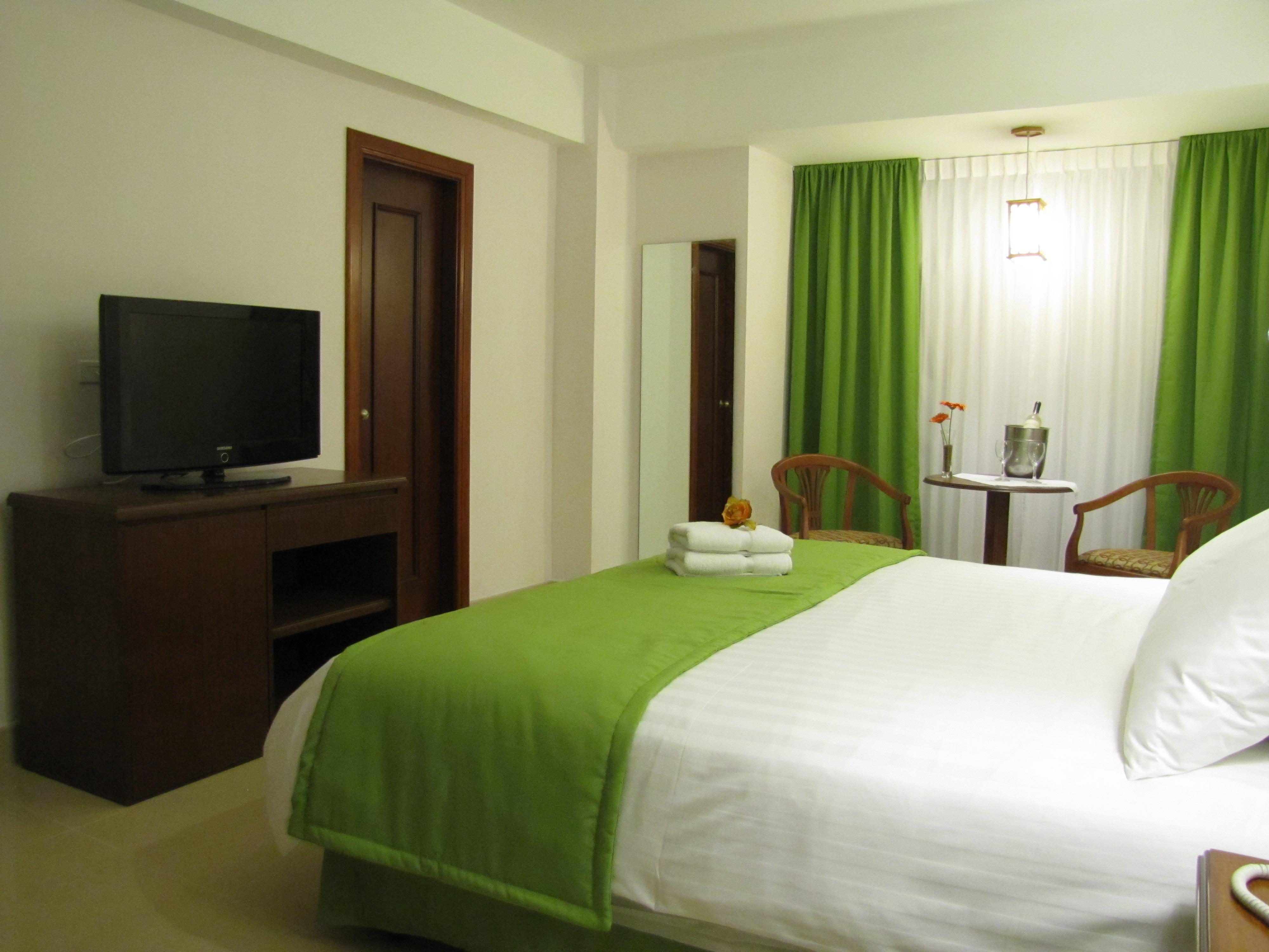 Hotel Faranda Express Soloy And Casino, A Member Of Radisson Individuals Panama City Exterior photo