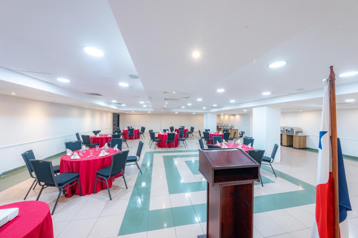 Hotel Faranda Express Soloy And Casino, A Member Of Radisson Individuals Panama City Exterior photo