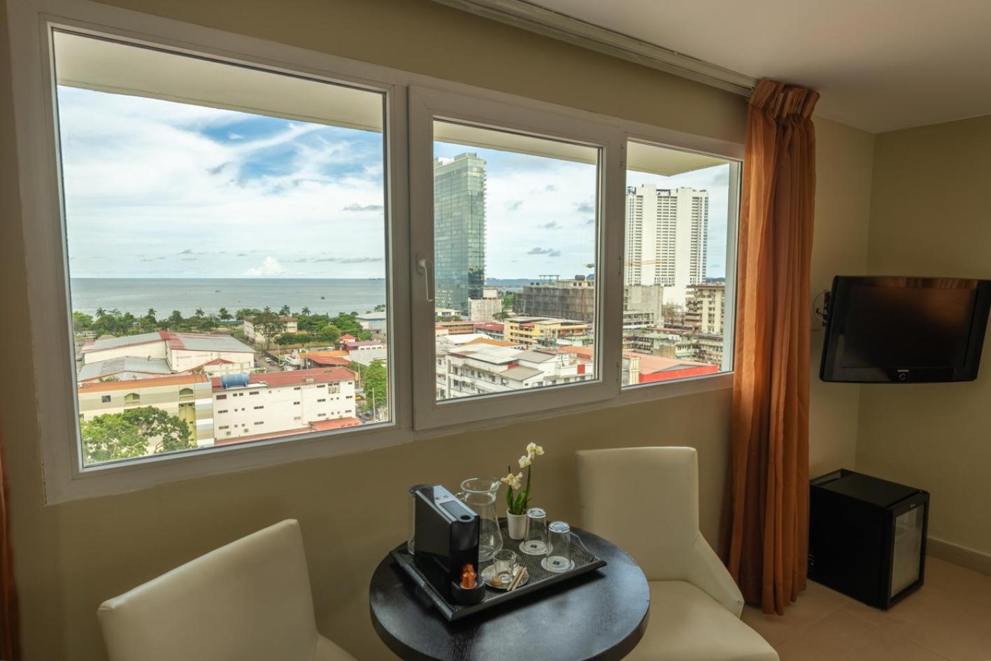 Hotel Faranda Express Soloy And Casino, A Member Of Radisson Individuals Panama City Exterior photo