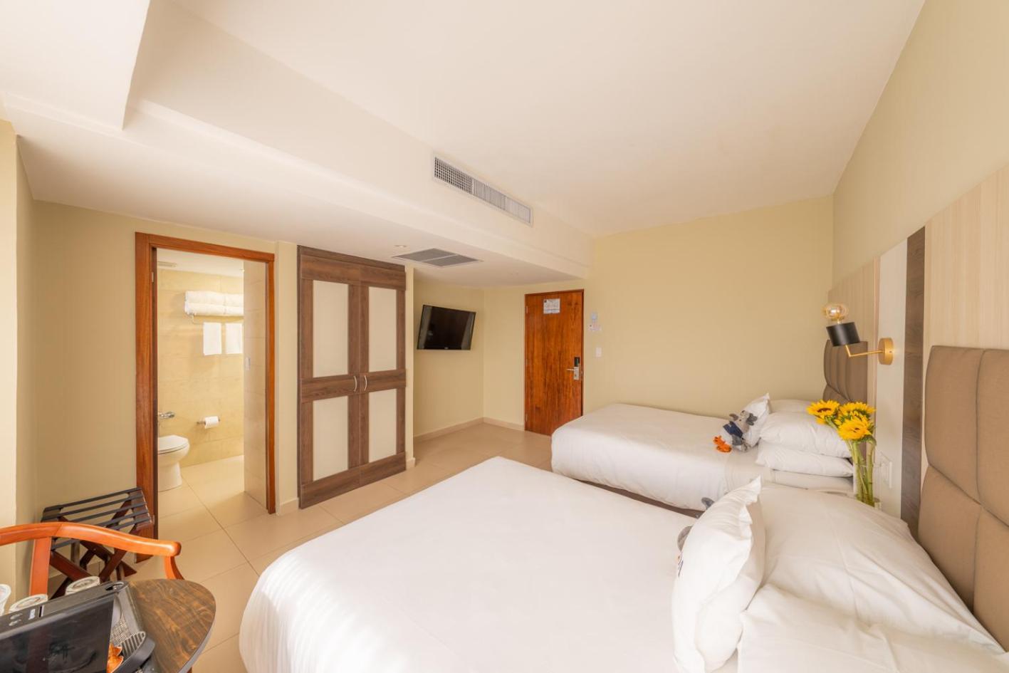 Hotel Faranda Express Soloy And Casino, A Member Of Radisson Individuals Panama City Exterior photo